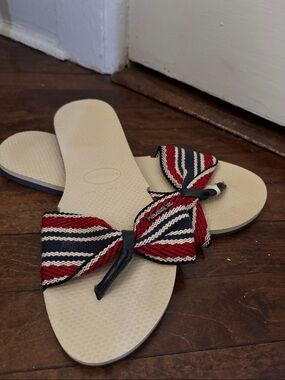 Havaianas Women's Beige Flip Flops with Red, Navy & White Striped Bow